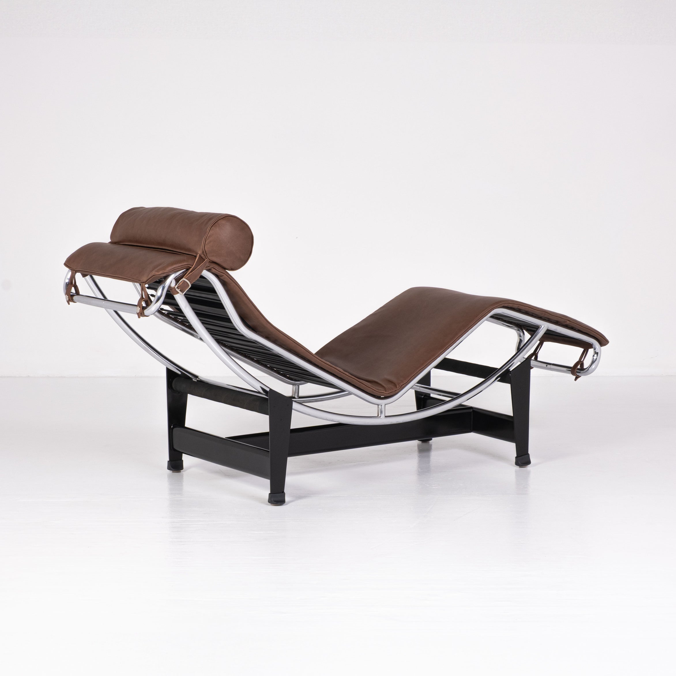 LC4 Chaise Longue – Designed by Le Corbusier for Cassina