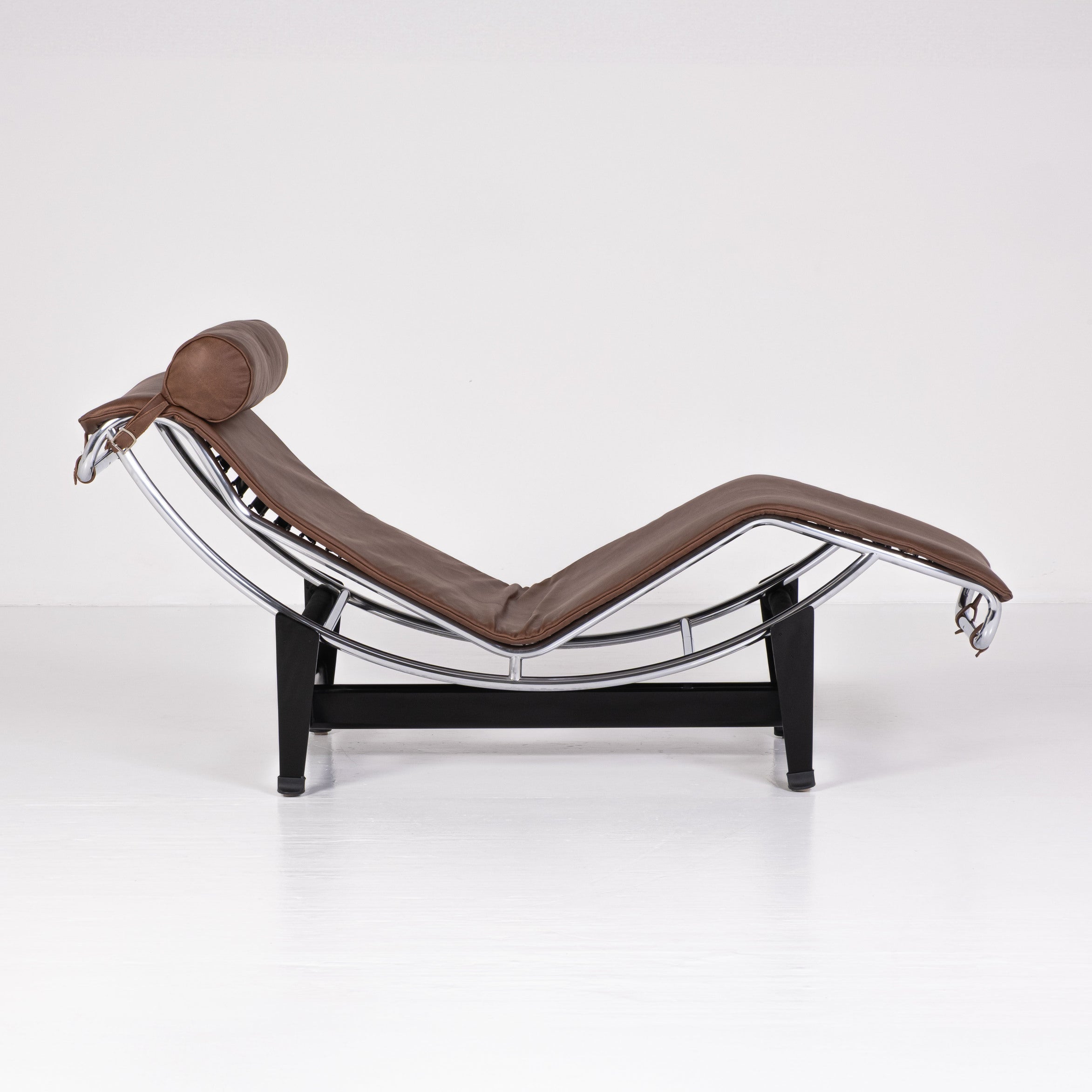LC4 Chaise Longue – Designed by Le Corbusier for Cassina