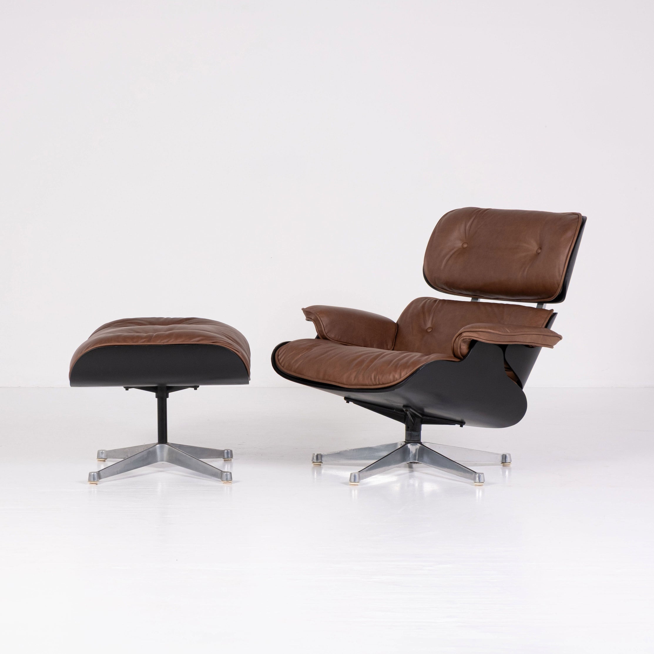 Lounge Chair con Ottoman – Design Charles e Ray Eames per Herman Miller / ICF