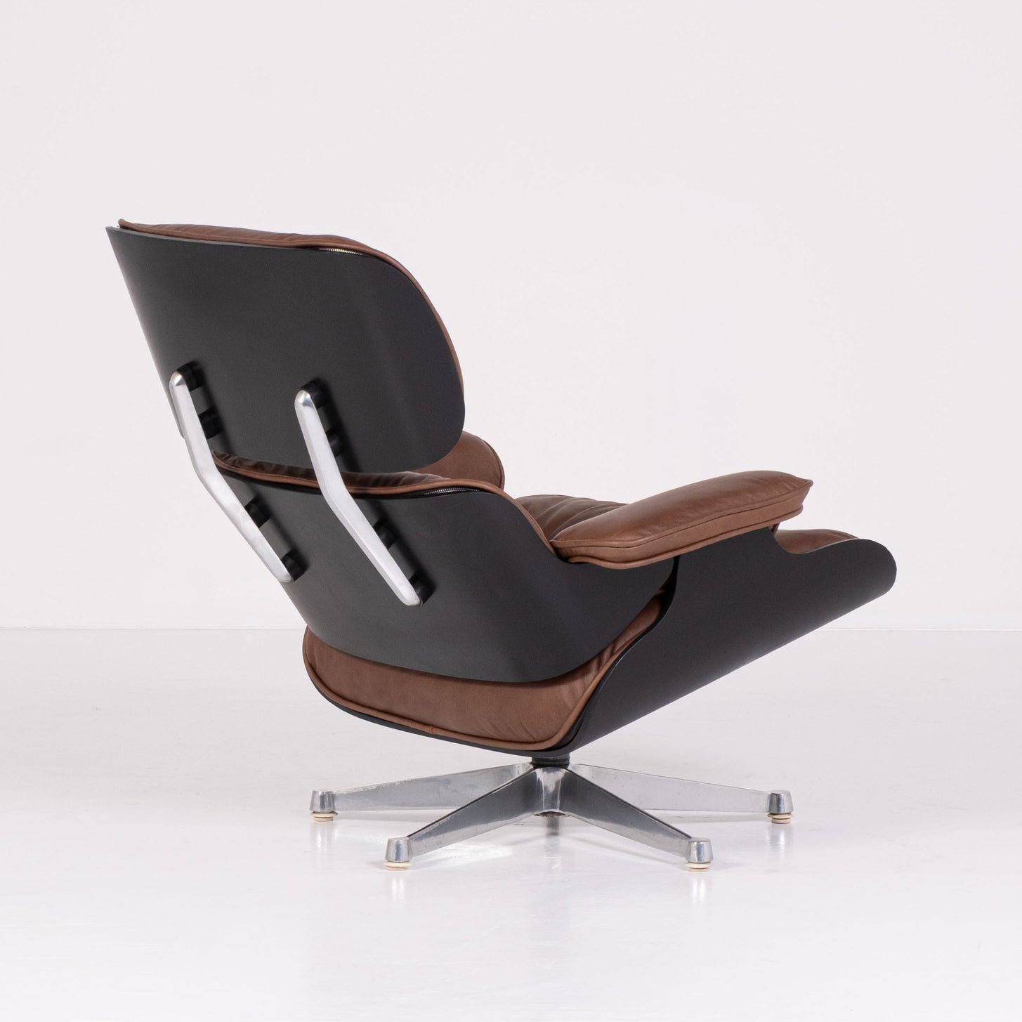 Lounge Chair con Ottoman – Design Charles e Ray Eames per Herman Miller / ICF