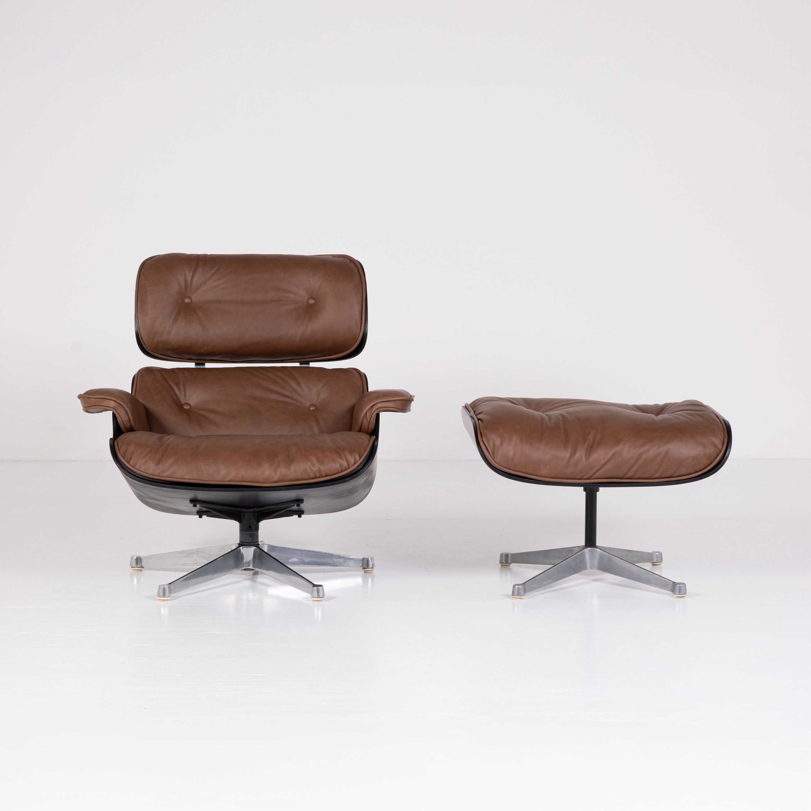 Lounge Chair con Ottoman – Design Charles e Ray Eames per Herman Miller / ICF