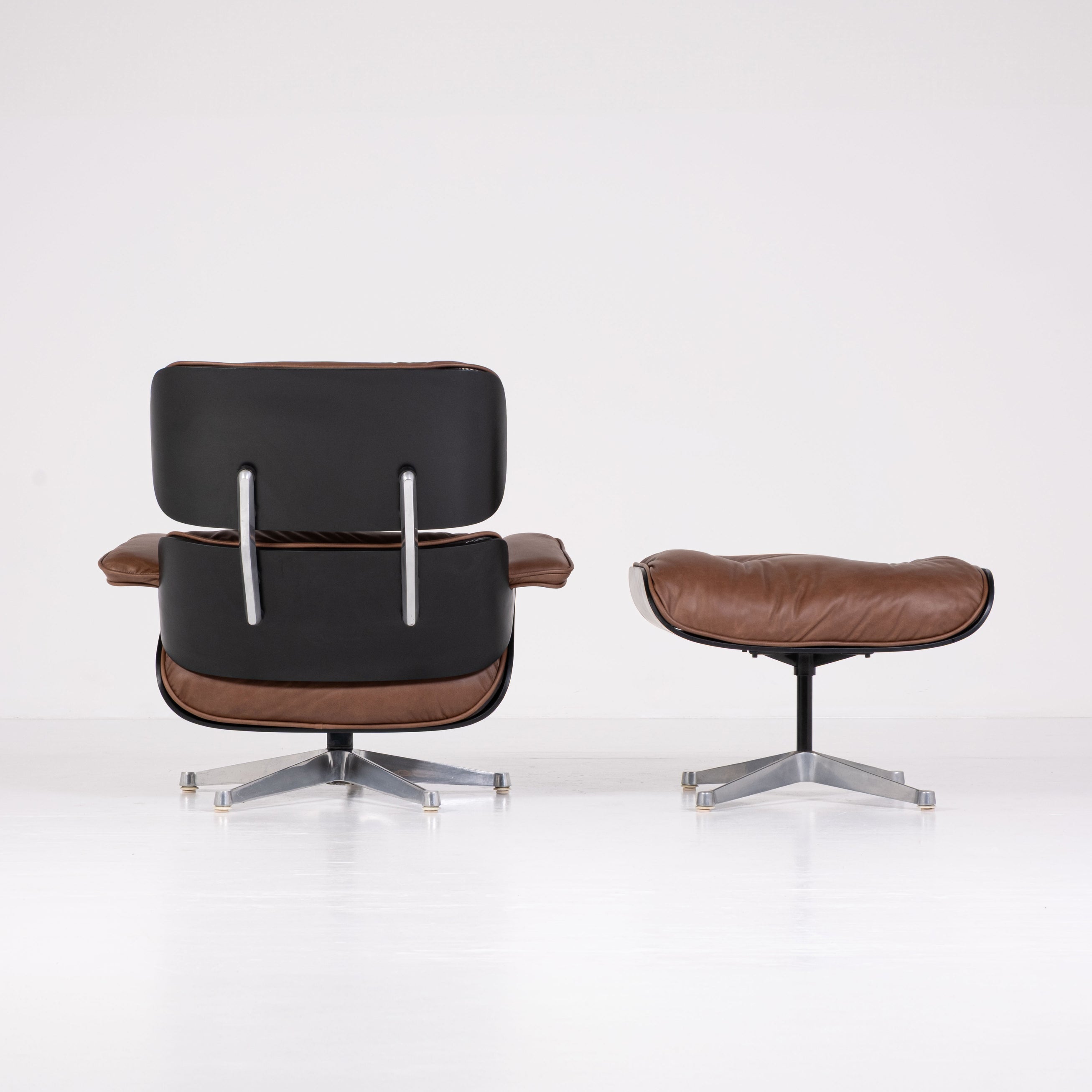 Lounge Chair con Ottoman – Design Charles e Ray Eames per Herman Miller / ICF