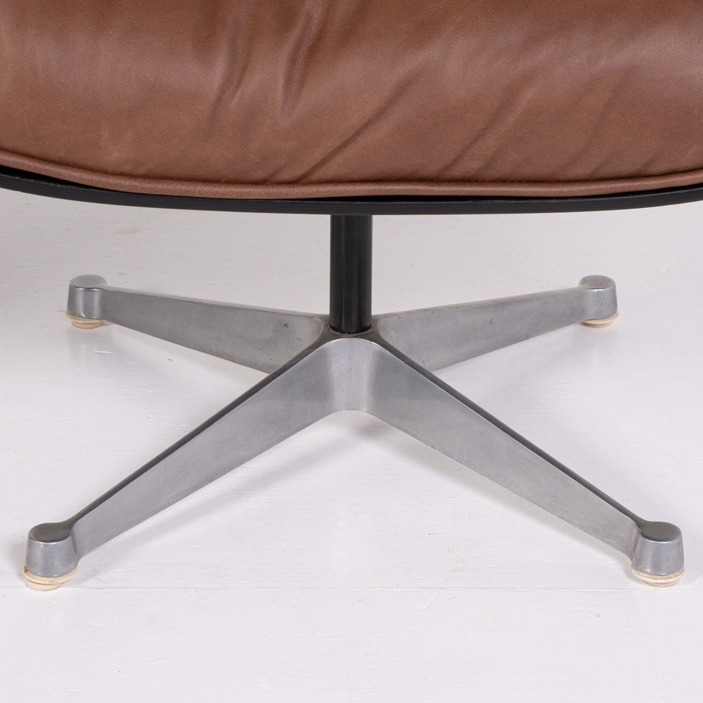 Lounge Chair con Ottoman – Design Charles e Ray Eames per Herman Miller / ICF