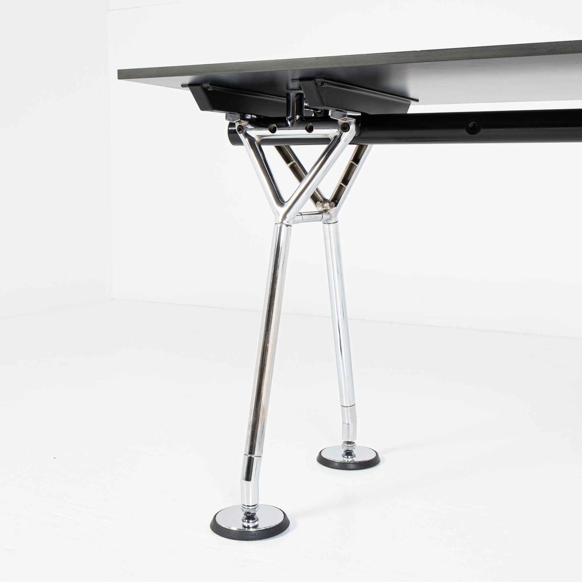 Tecno - Norman Foster - Scrivania Nomos