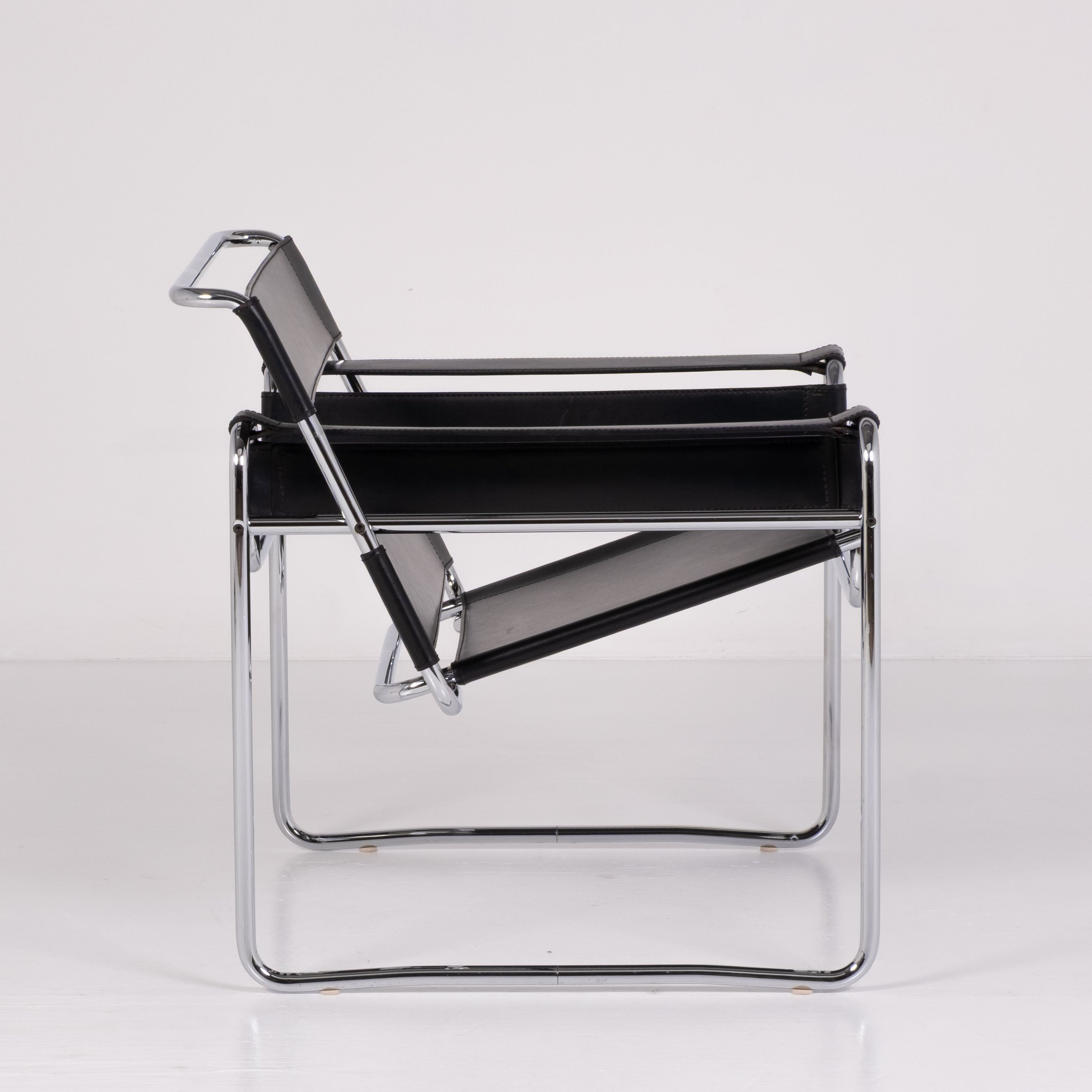Chaise Wassily B3 – design Marcel Breuer pour Knoll