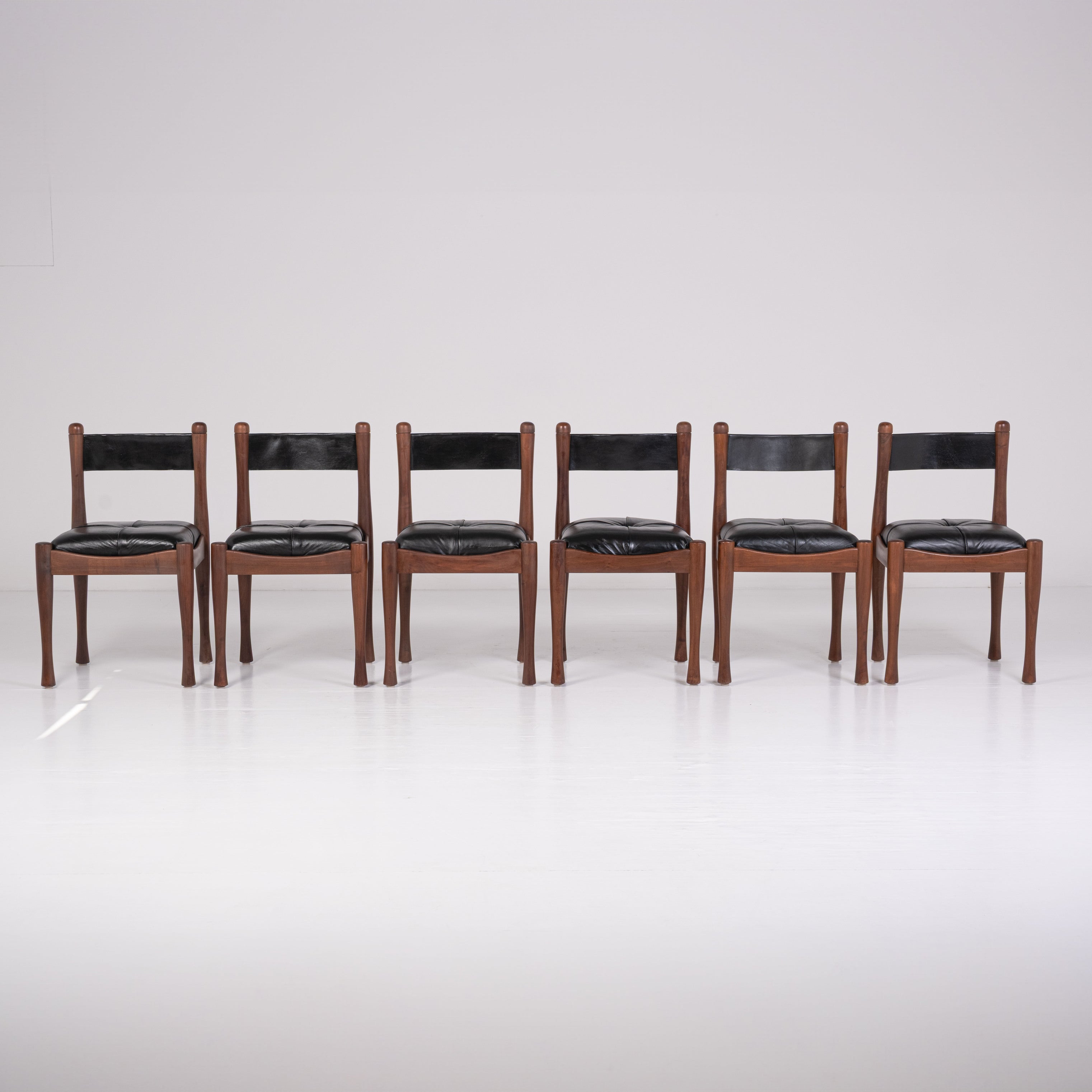 6 Sedie 620 – Design Silvio Coppola per Bernini