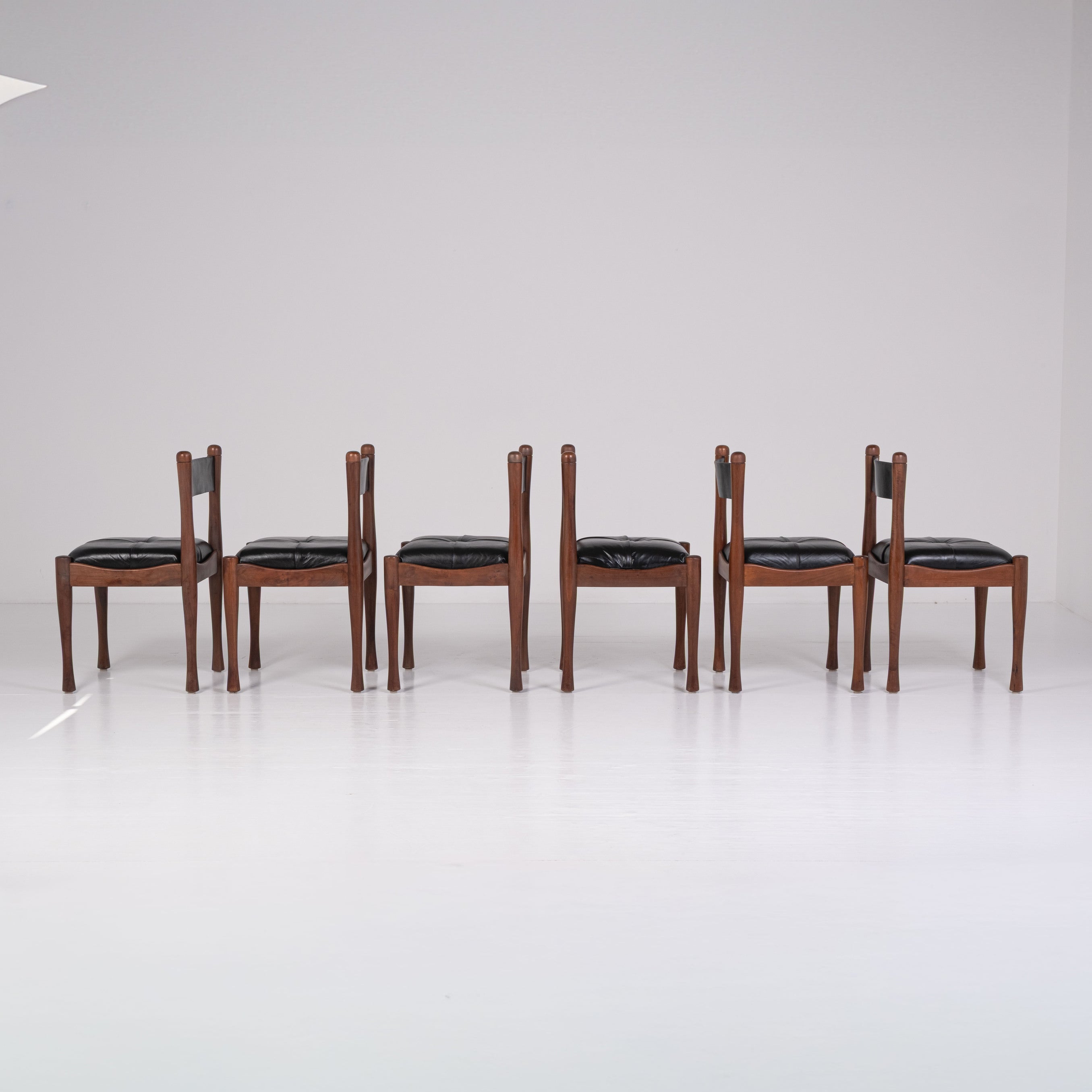 6 Sedie 620 – Design Silvio Coppola per Bernini
