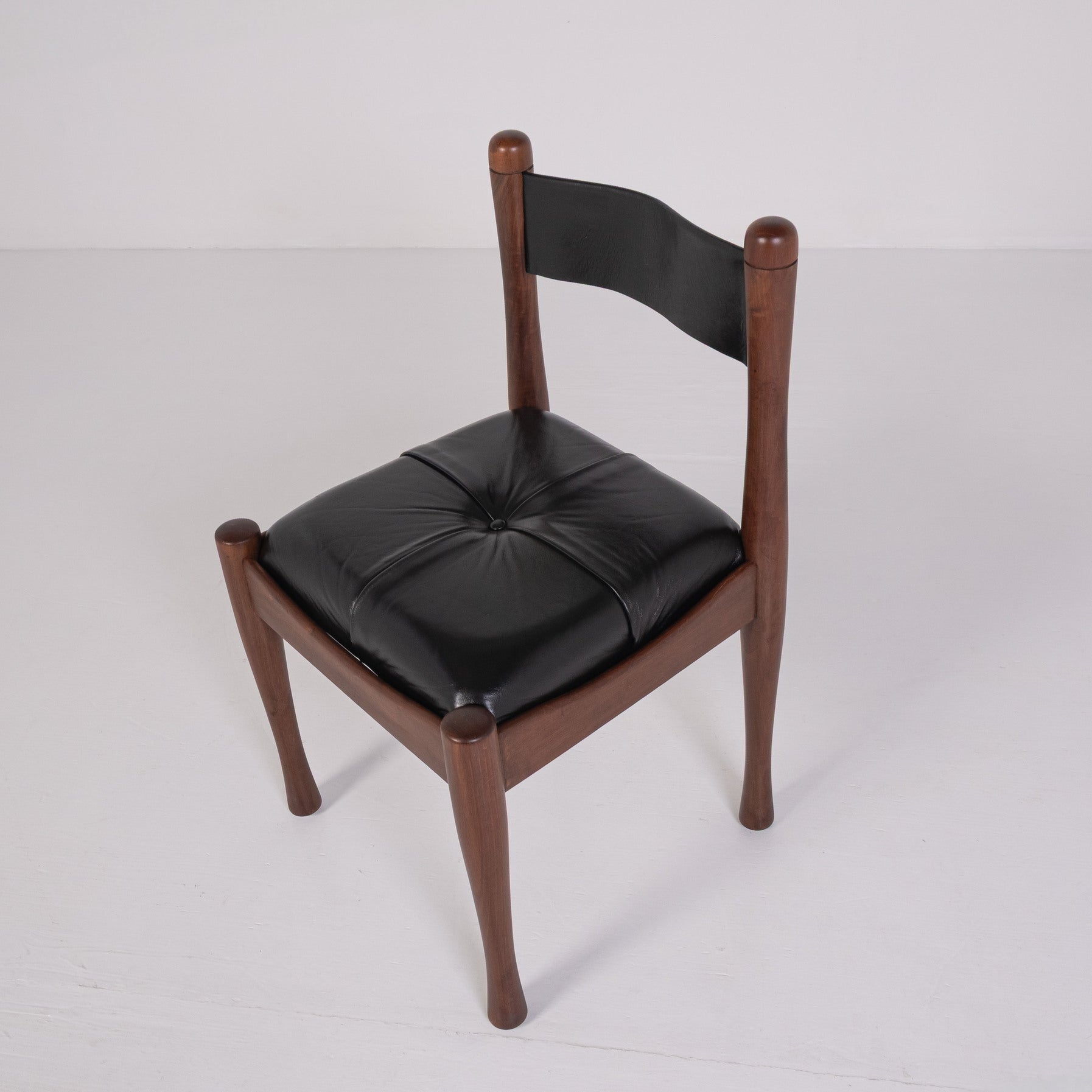 6 Sedie 620 – Design Silvio Coppola per Bernini