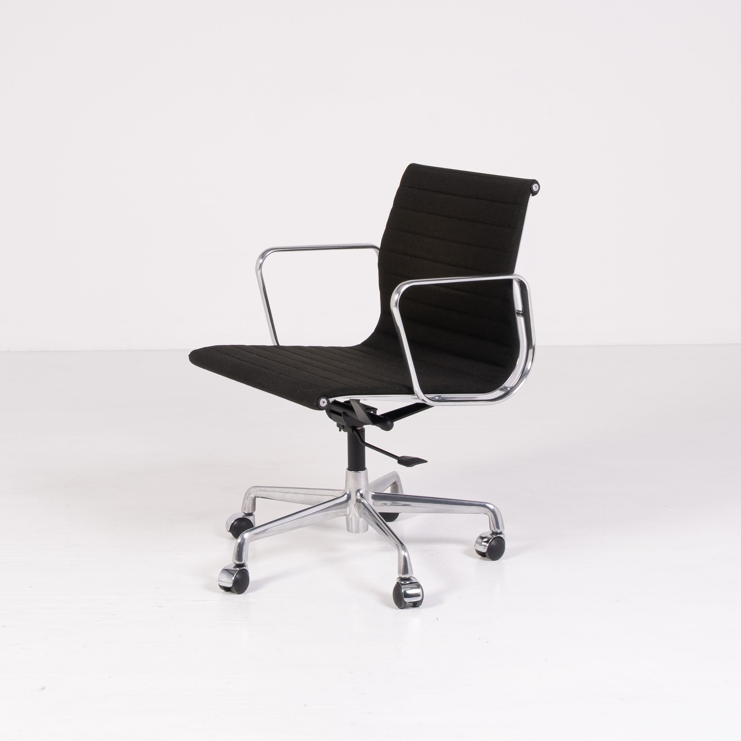 Sedia design ufficio - Eames, Ray Eames EA117