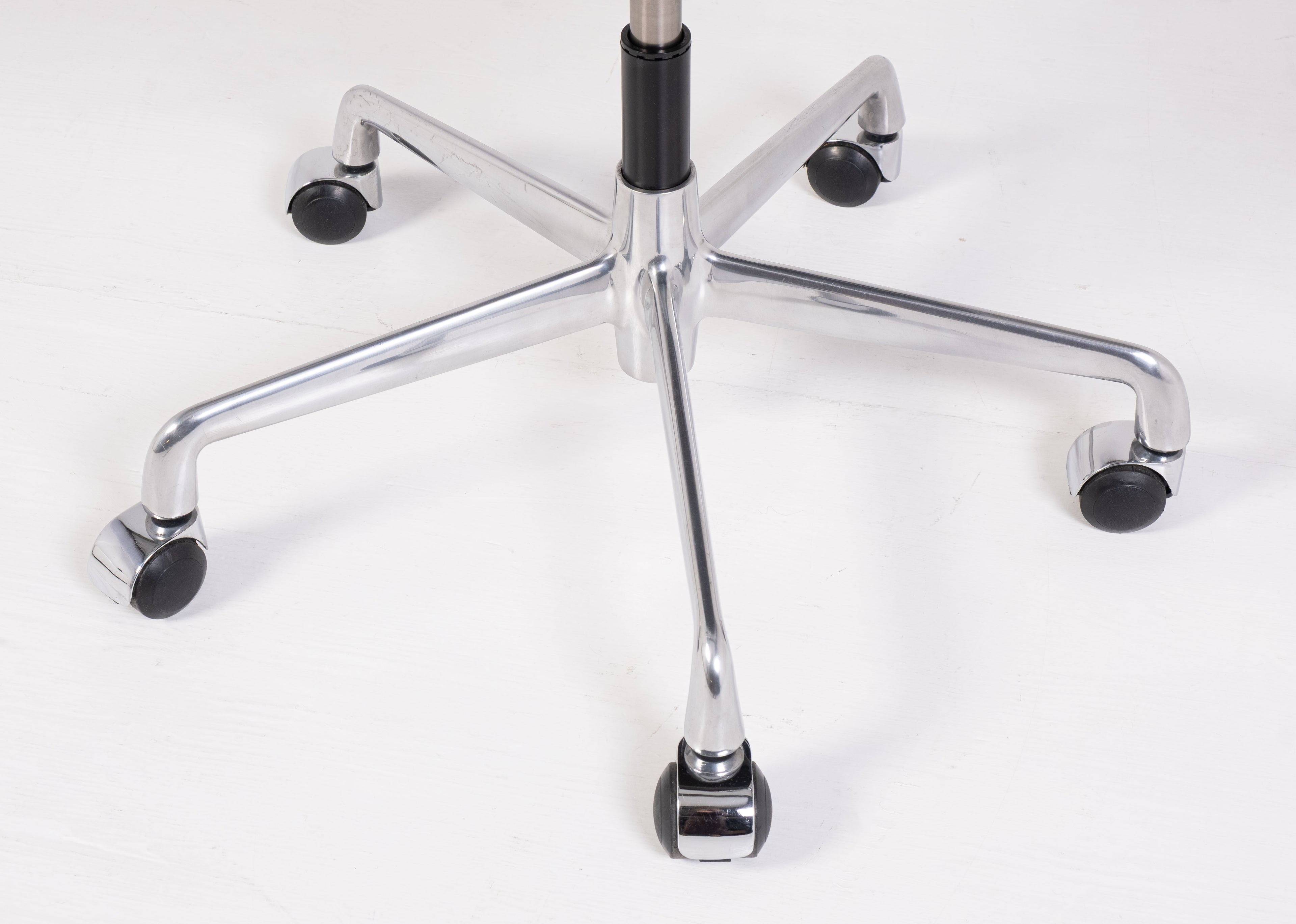 Sedia design ufficio - Eames, Ray Eames EA117