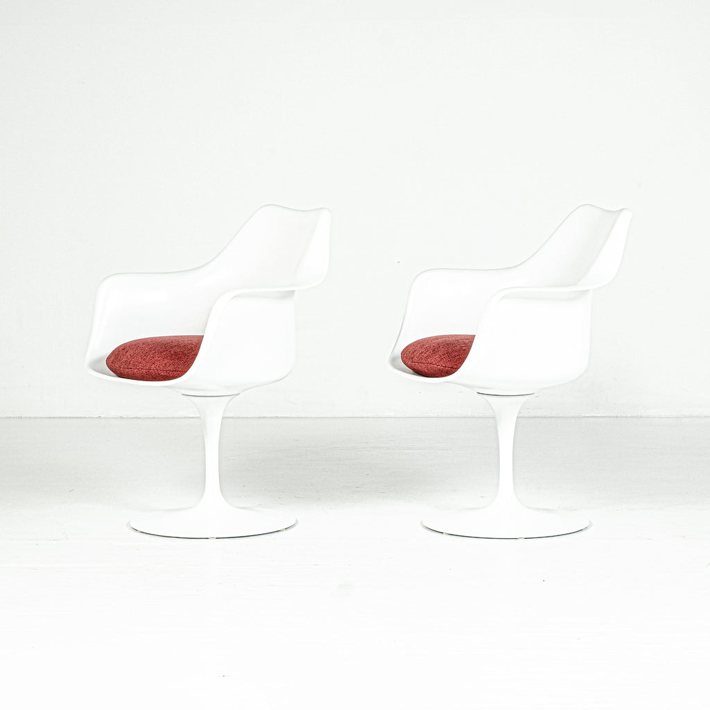 Set di 2 Poltroncine Tulip Girevoli con Braccioli – Design Eero Saarinen per Knoll International