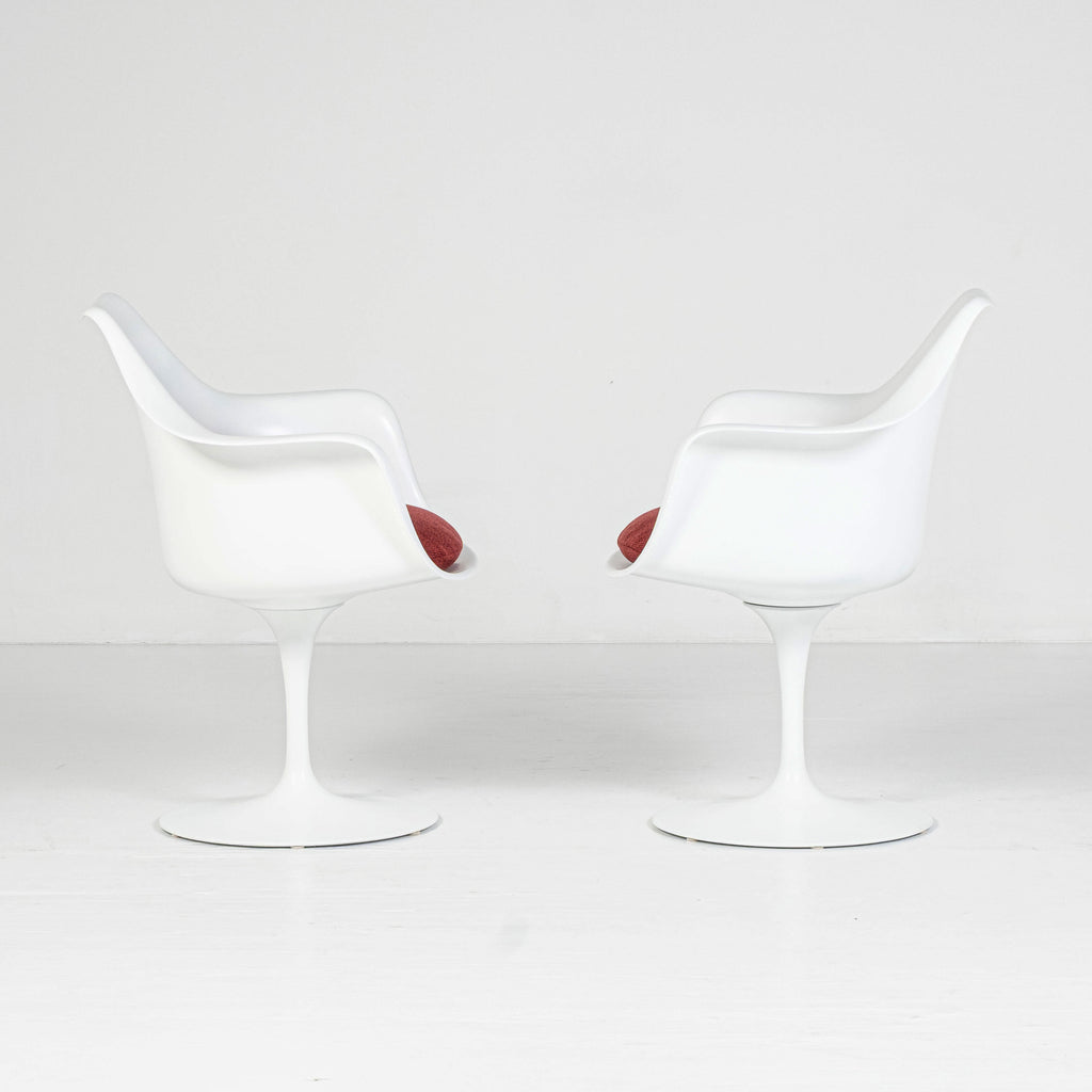 Set di 2 Poltroncine Tulip Girevoli con Braccioli – Design Eero Saarinen per Knoll International