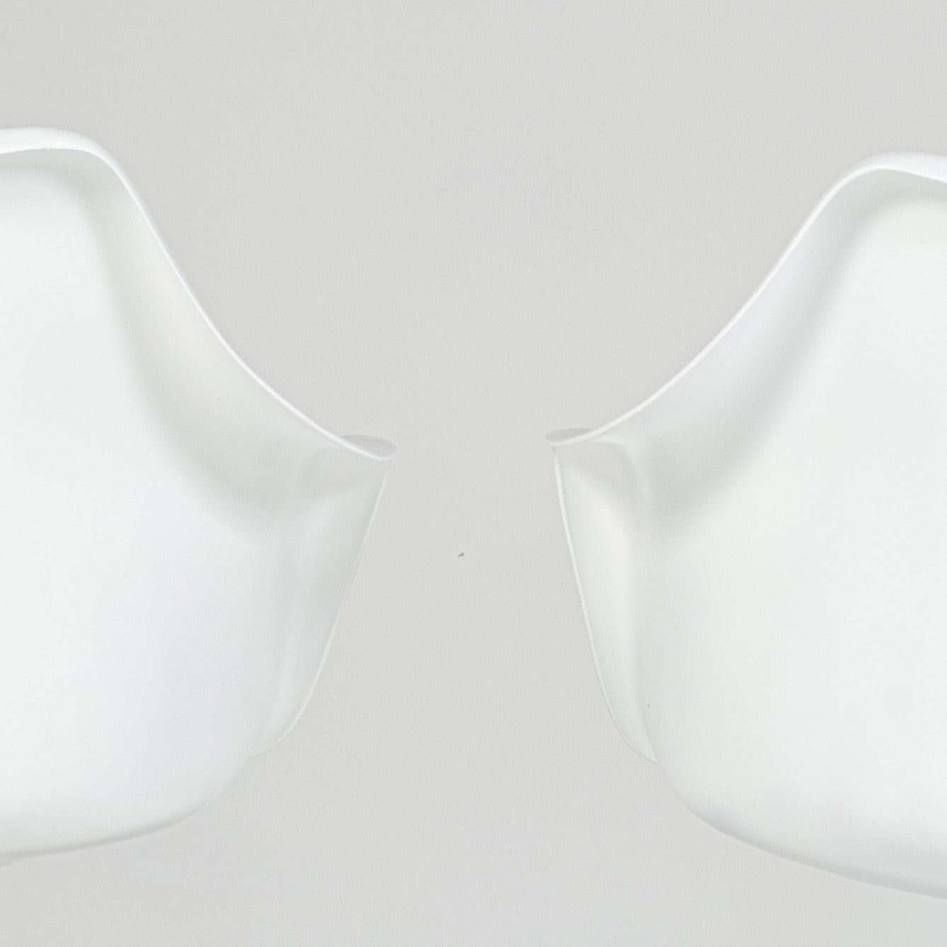 Set di 2 Poltroncine Tulip Girevoli con Braccioli – Design Eero Saarinen per Knoll International