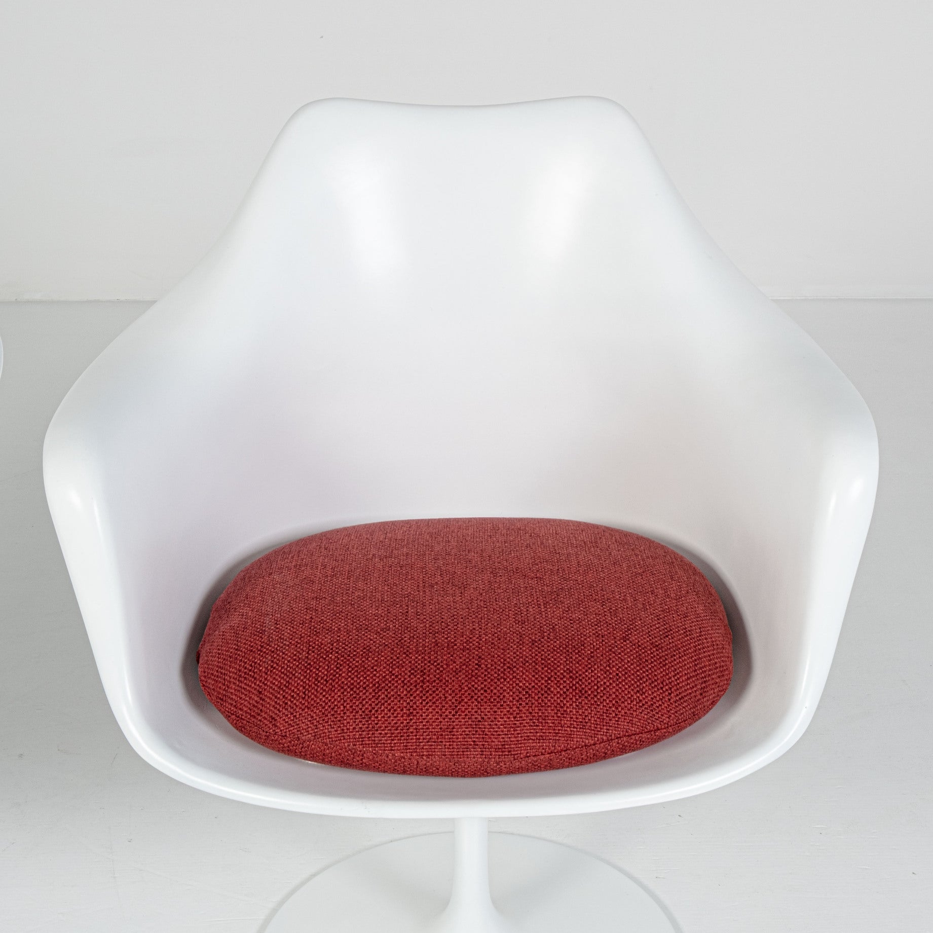 Set di 2 Poltroncine Tulip Girevoli con Braccioli – Design Eero Saarinen per Knoll International