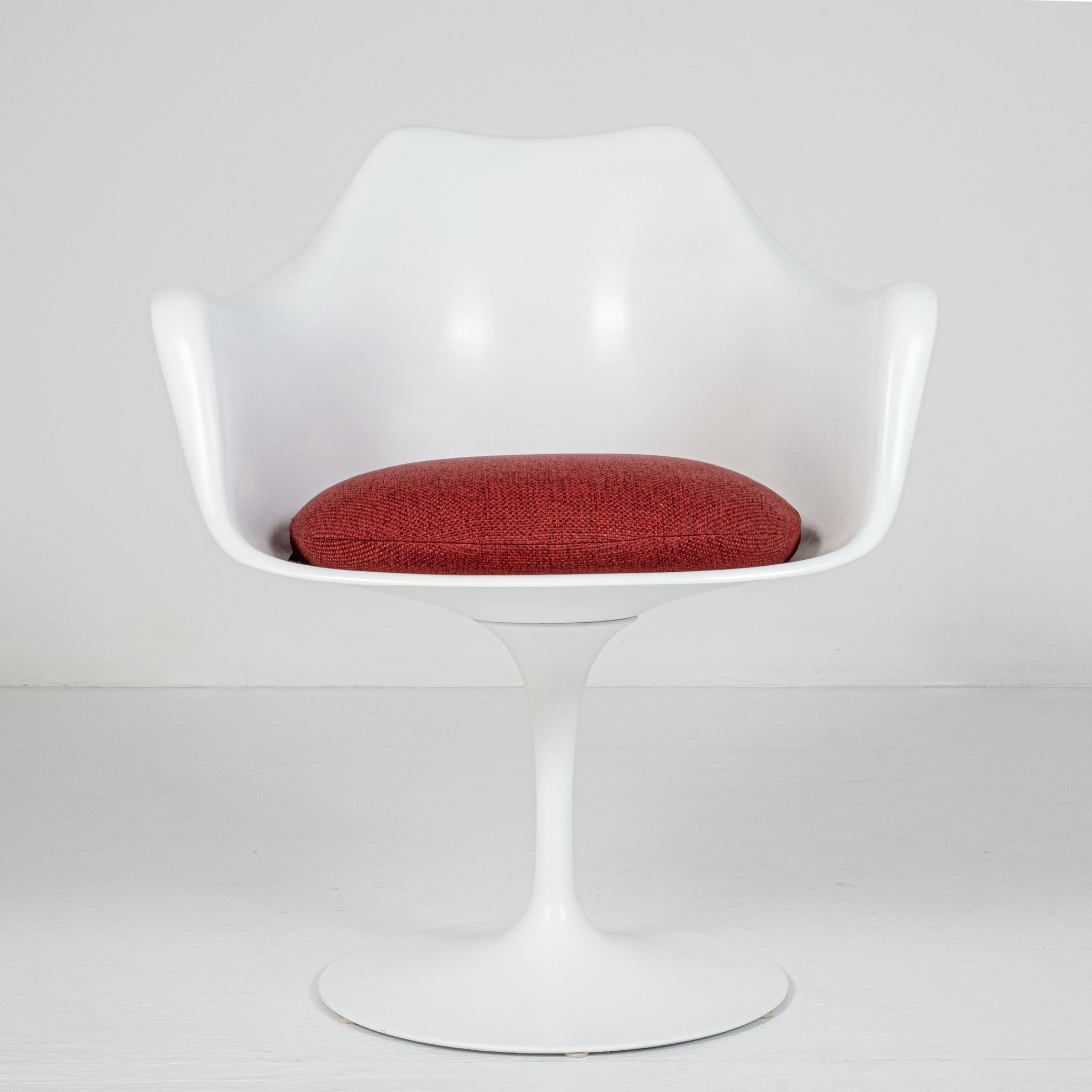 Set di 2 Poltroncine Tulip Girevoli con Braccioli – Design Eero Saarinen per Knoll International