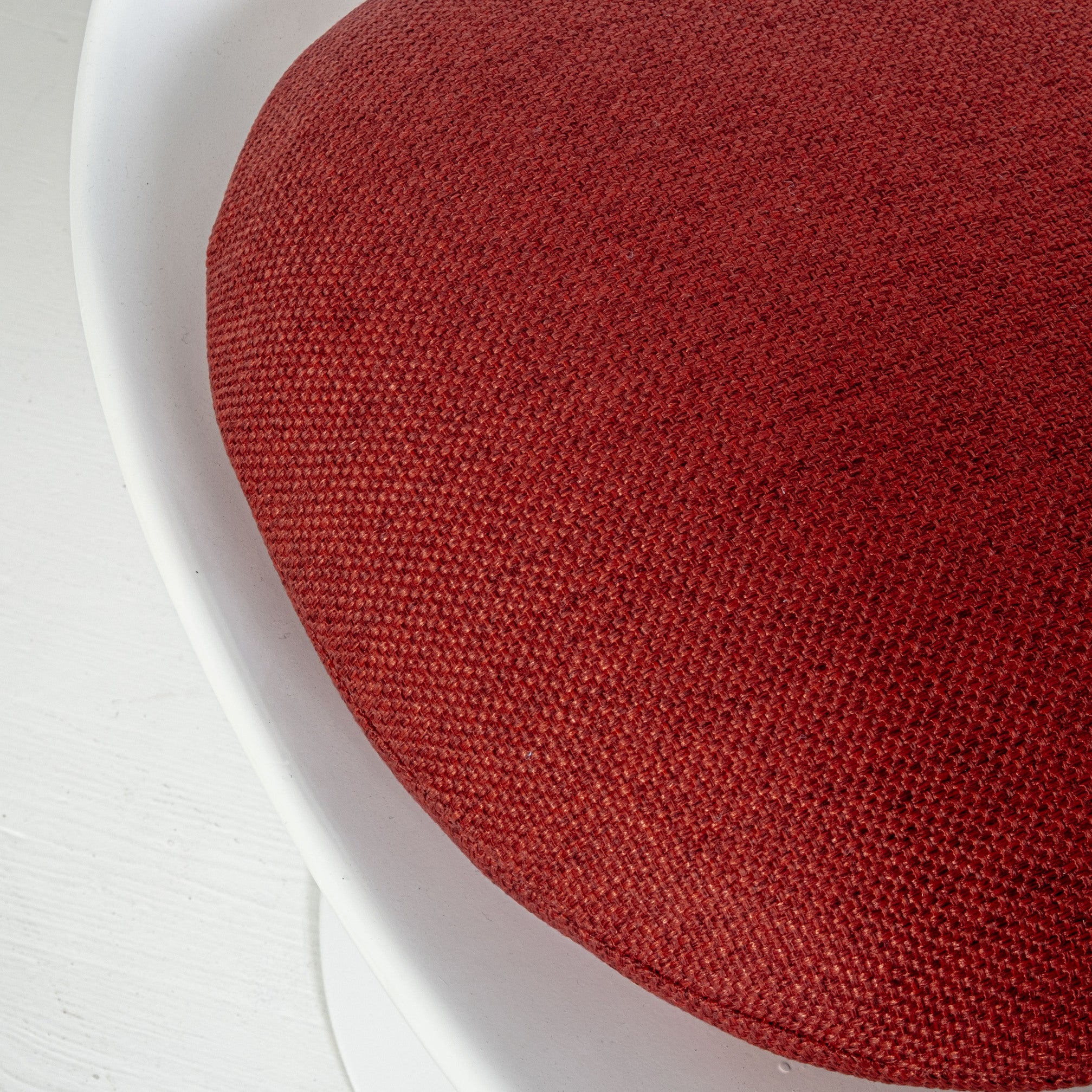 Set di 2 Poltroncine Tulip Girevoli con Braccioli – Design Eero Saarinen per Knoll International