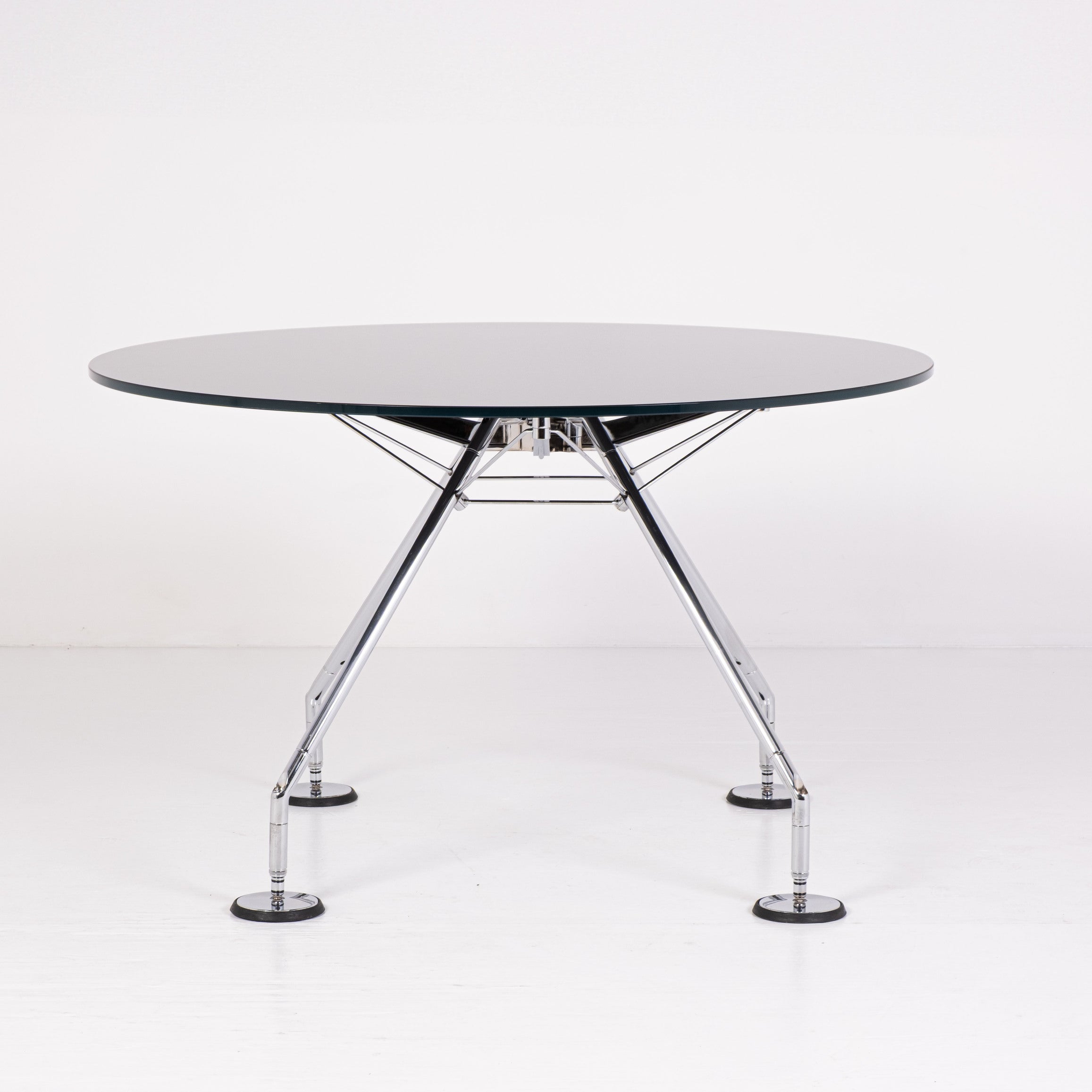 Nomos circulaire – Design Norman Foster (1986) – Production originale Tecno