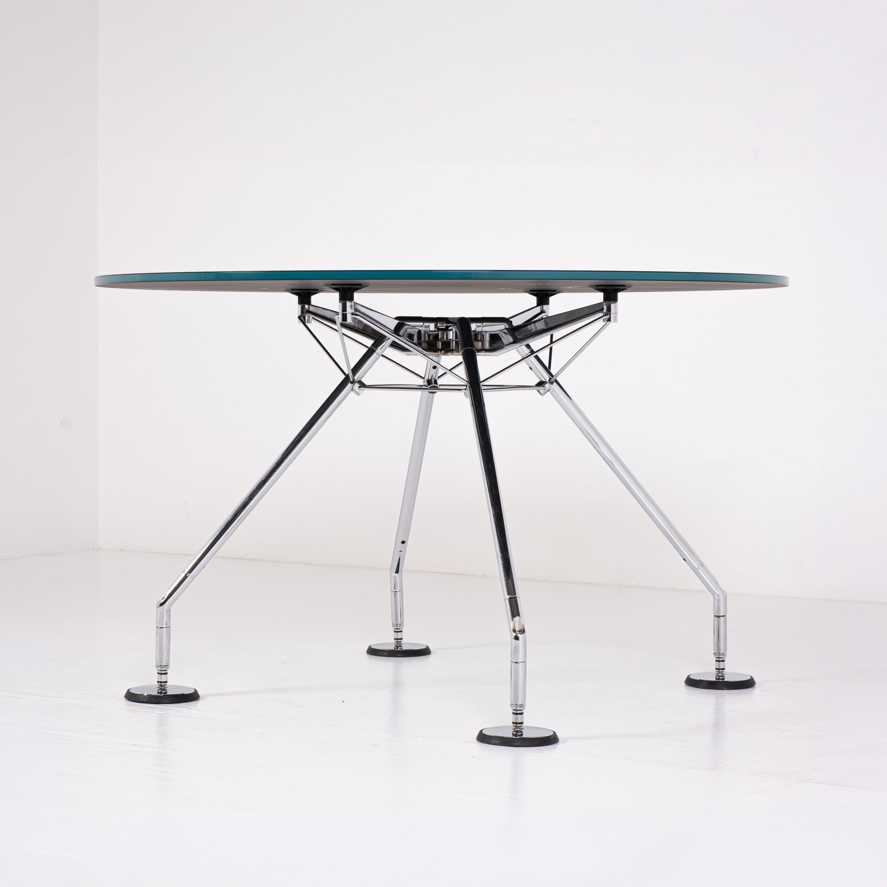 Nomos circulaire – Design Norman Foster (1986) – Production originale Tecno