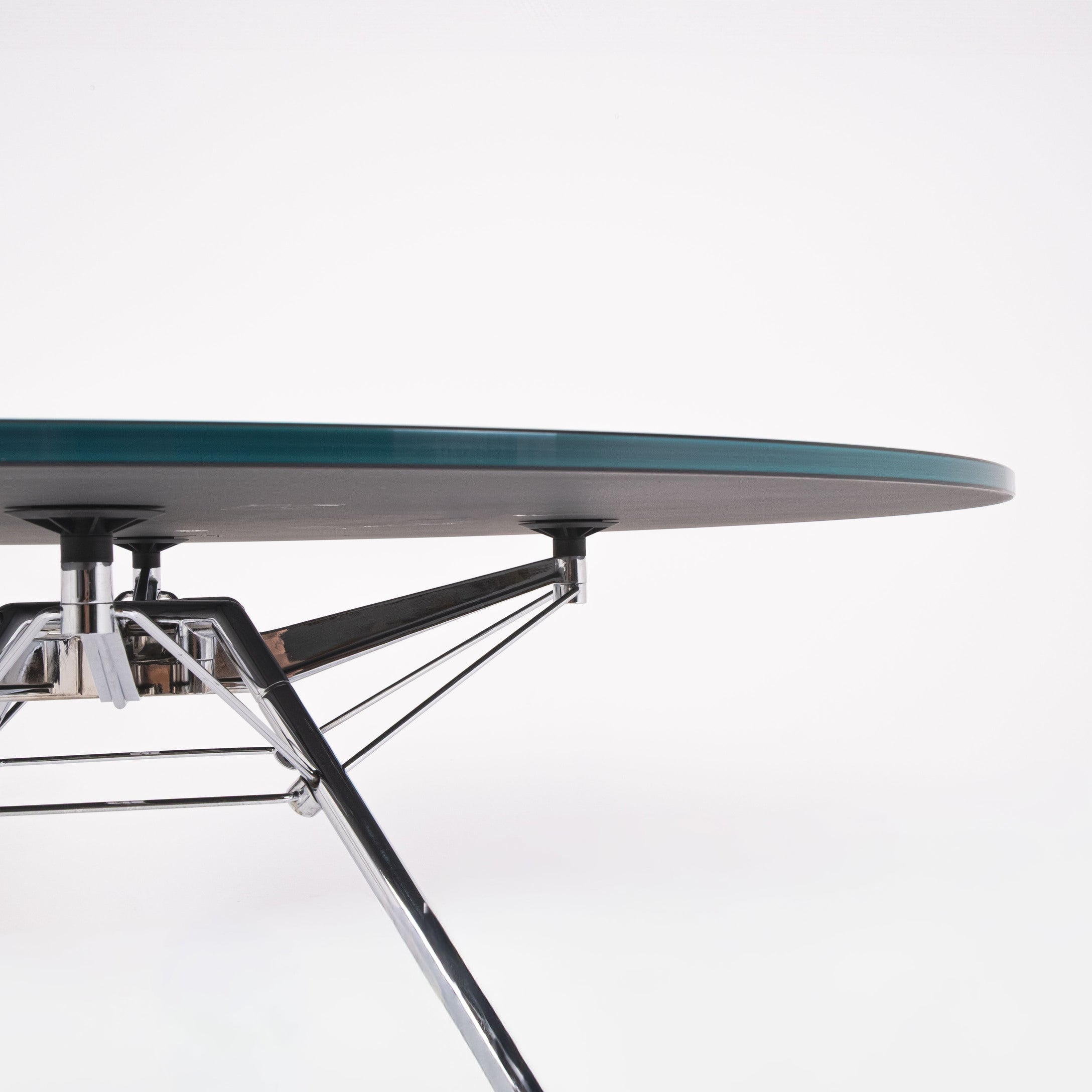 Nomos circulaire – Design Norman Foster (1986) – Production originale Tecno