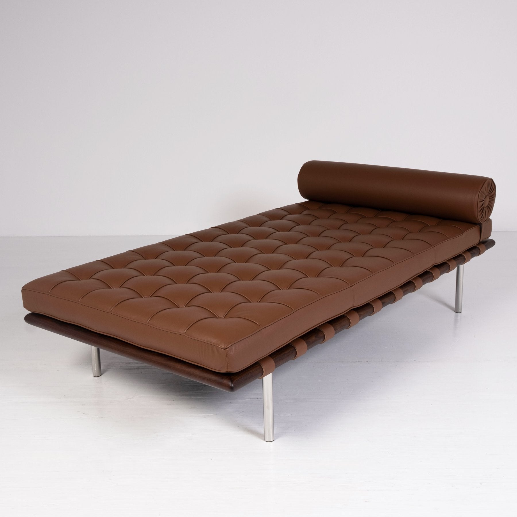 Knoll - Ludwig Mies van der Rohe - Daybed - Barcelona Day Bed - Steel, Leather, Wood - New